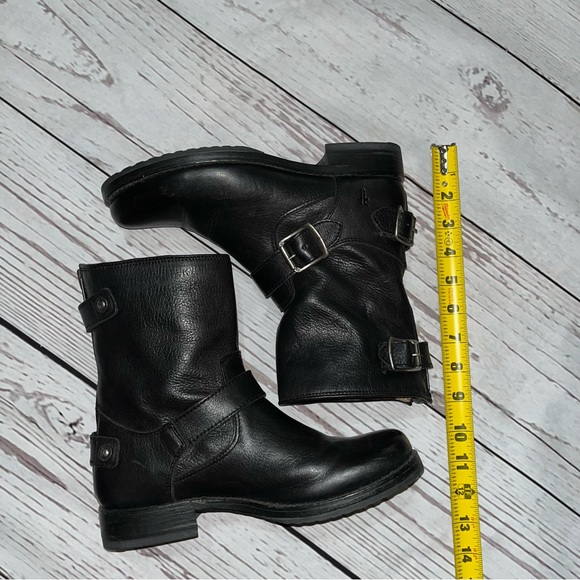 Frye Veronica Back Zip Black Leather Short Moto Boots size 6 - Picture 12 of 12